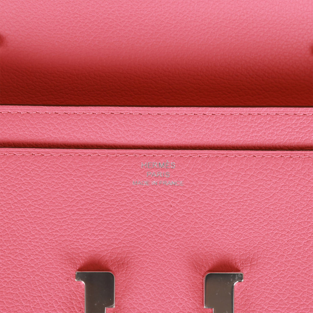 Hermes Rose Azalee Evercolor Leather Dogon Compact Wallet - Yoogi's Closet