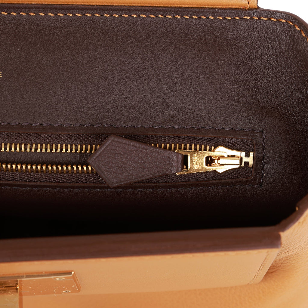 Meet the @hermes 24/24 mini bag AKA our new crush 🤩 تعرفي على