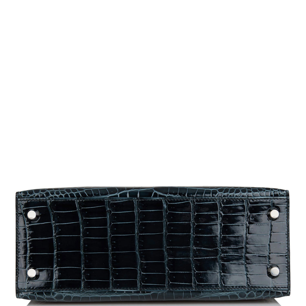 Sold at Auction: Hermès Matte Vert Rousseau Alligator Mini Kelly