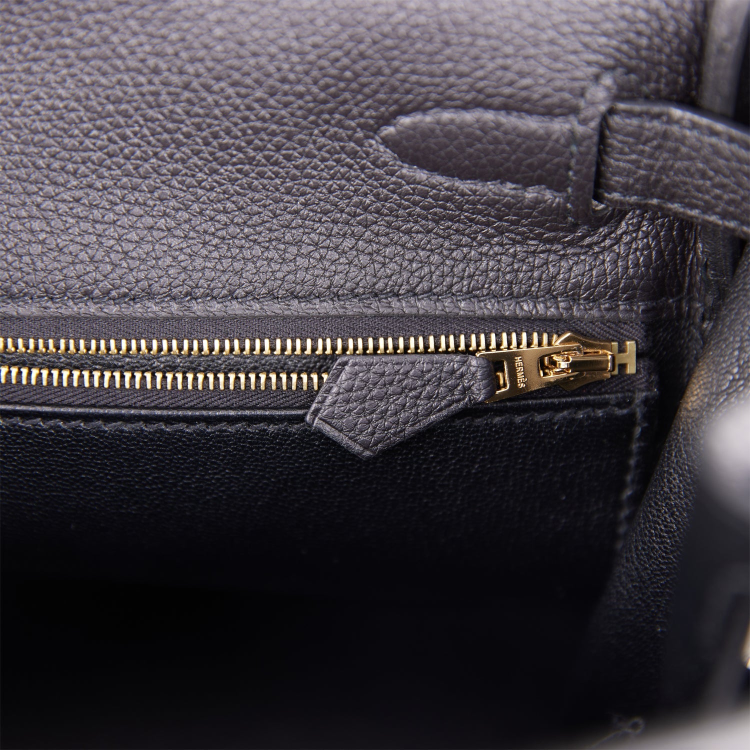 Hermes Kelly Retourne 28 Black Togo Gold Hardware – Madison Avenue Couture