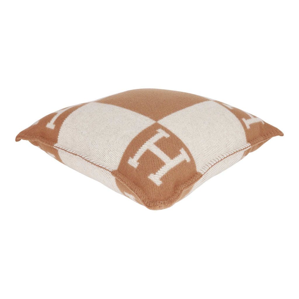 Coussin Avalon Cabriole | Hermès France Coussin Avalon Cabriole | Hermès France