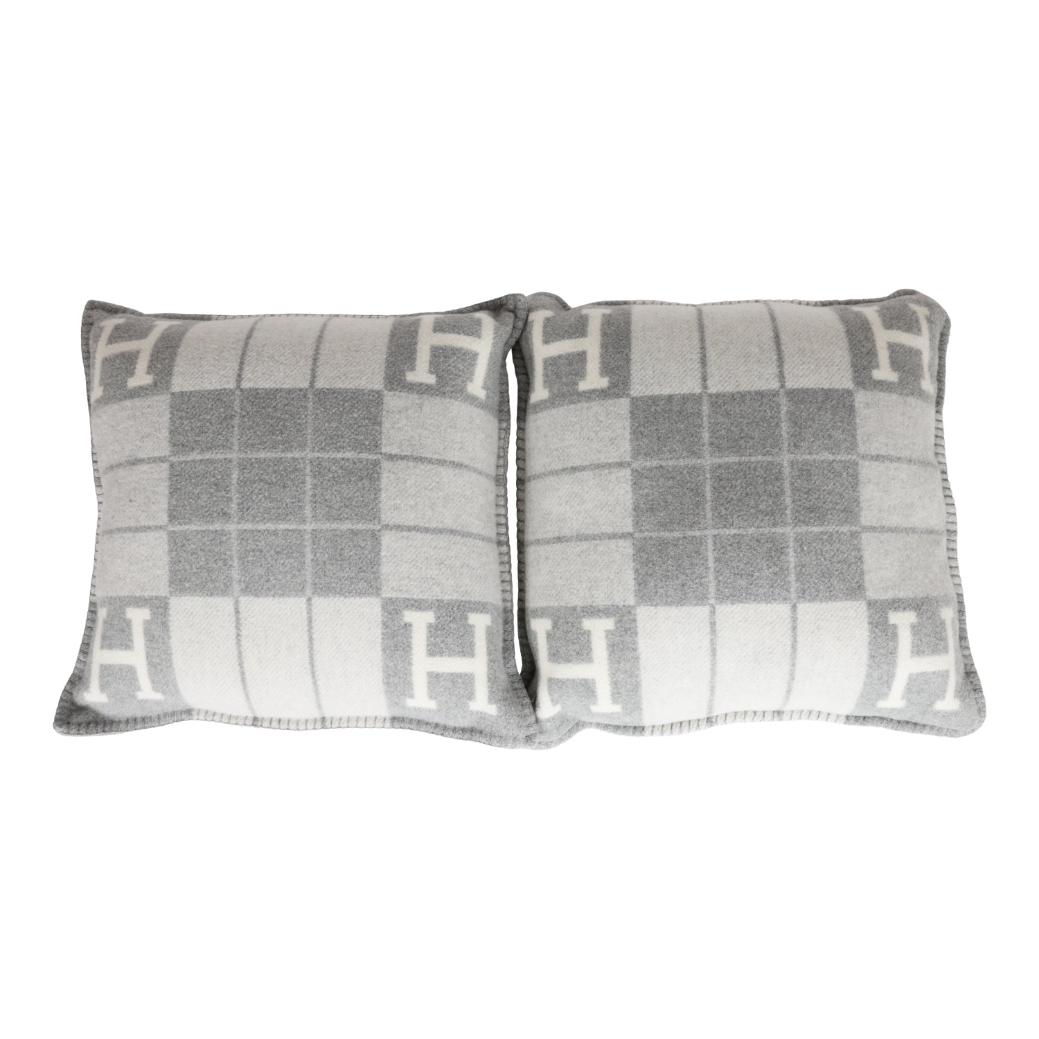 Coussin avalon en cachemire Hermès Gris en Cachemire - 17088895 Coussin avalon en cachemire Hermès Gris en Cachemire - 17088895