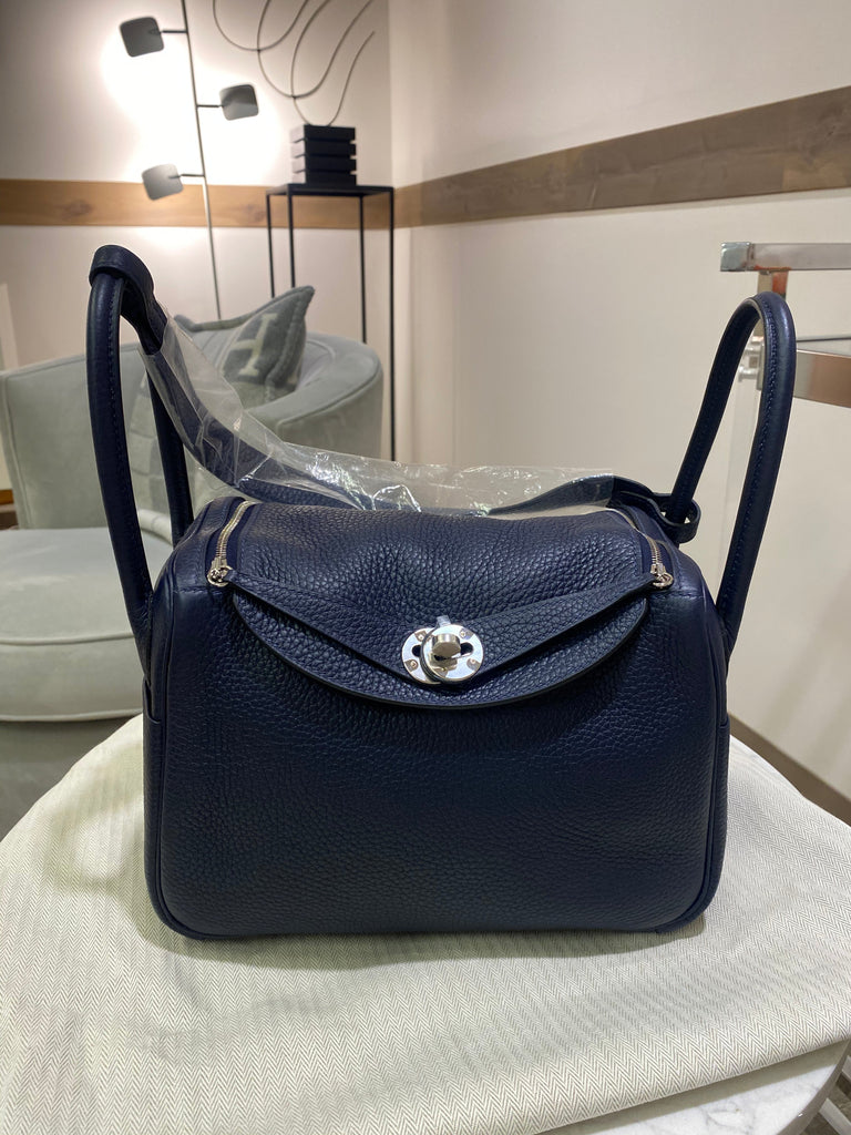 Hermès Lindy Bleu Nuit Evercolor 26 Gold Hardware, 2023 (Like New), Blue Womens Handbag